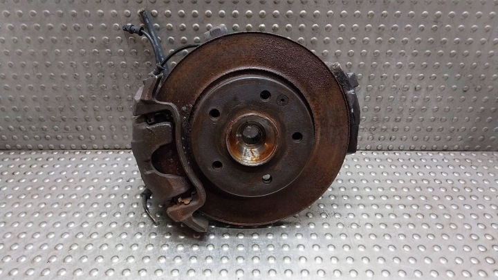 Achsschenkel Radnabe Radlager schenkel Bremssattel Bremse Sattel rechts vorne 6813 MERCEDES A W168