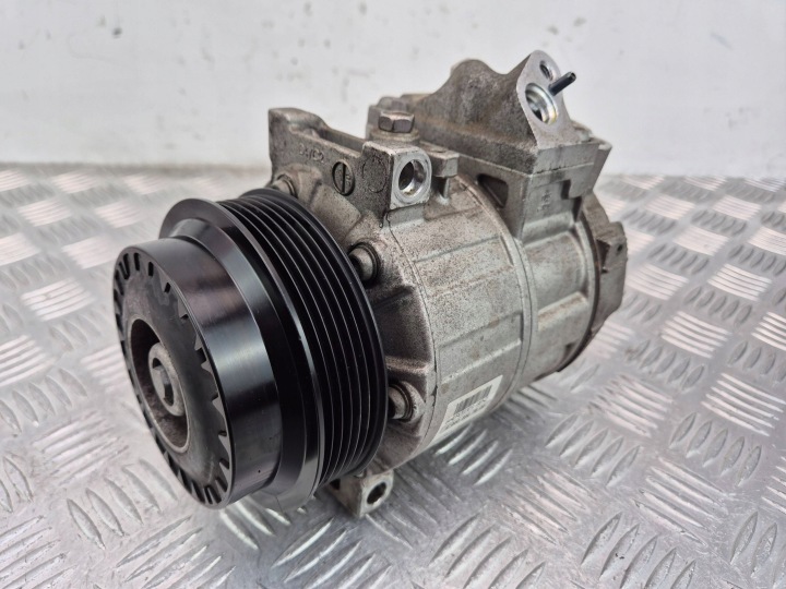 Mercedes C200 CGI W204 compressor; compressor of the air conditioning A0008307800