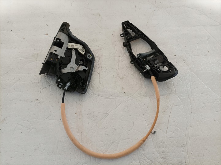 BMW 5 G30 G31 lock rear part left 2590791
