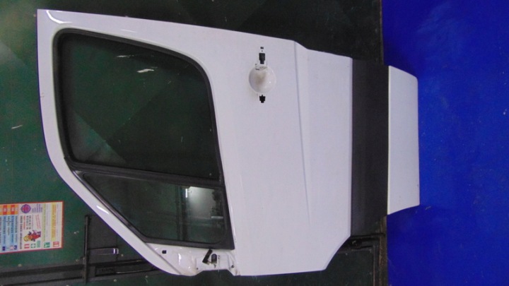 Tür links vorne MERCEDES SPRINTER 906 06-18 ROK