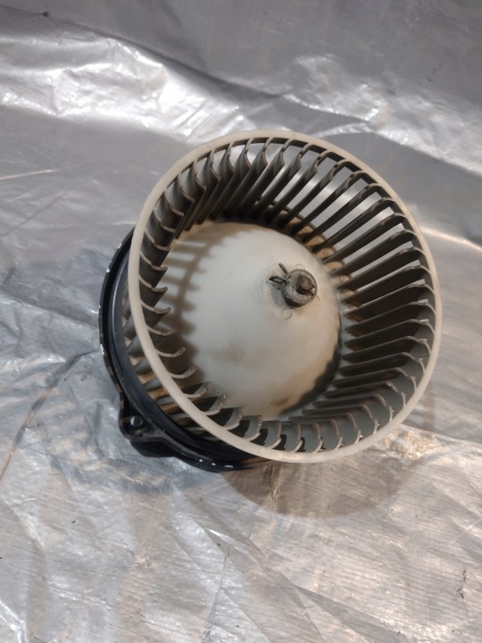 fan, heating air conditioning devices Mitsubishi Colt V 1,3B OE 194000-0492