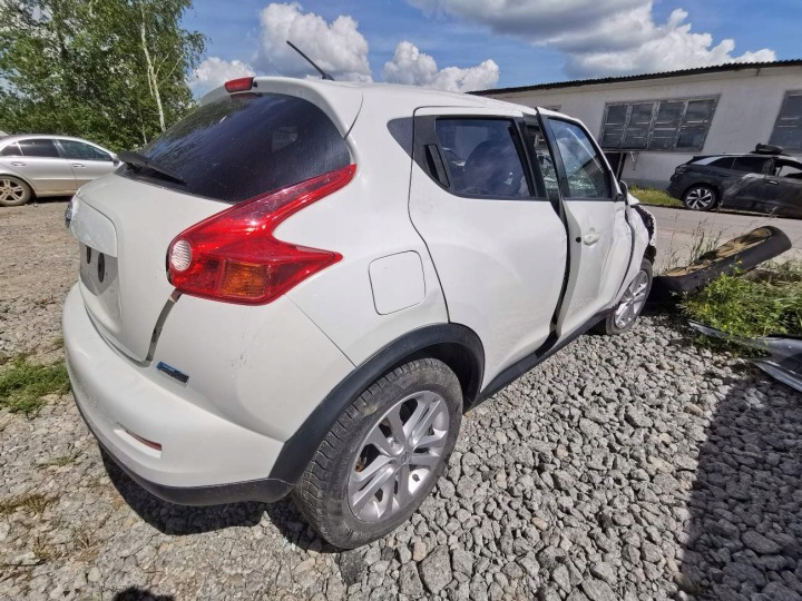 Nissan Juke Motor a převodové polštáře 2012 1.5L 8