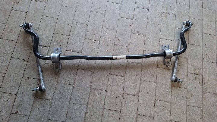 front active anti roll bar front Alpine A390 546113567R