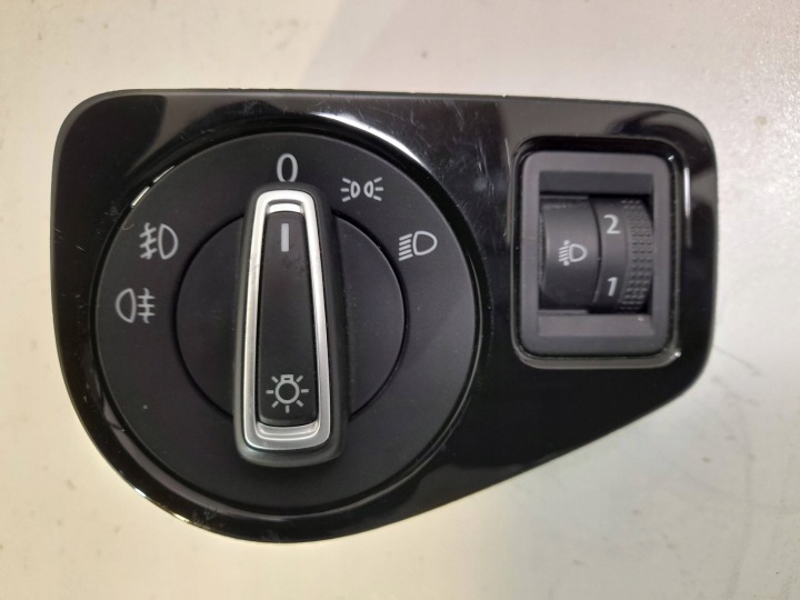 Volkswagen Golf VII Wlacznik Fények 5G1858060 (G489)