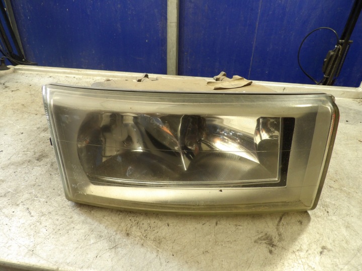 Iveco Daily 35S11 FANALE FARO Anteriore Destro