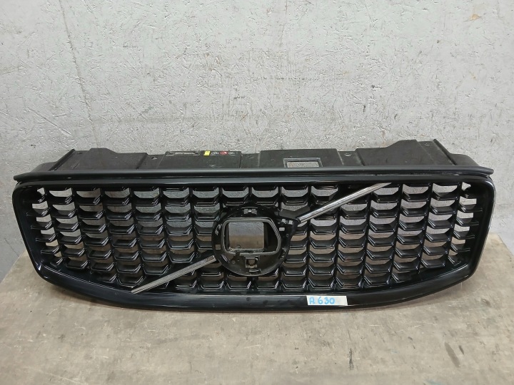 maska VOLVO XC60 XC-60 II 2 LIFT SREBRNA 32291026