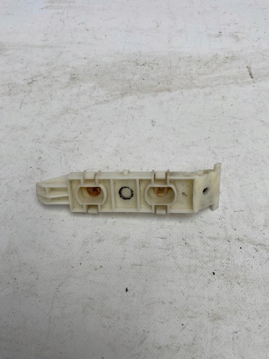 SUZUKI GRAND VITARA II 05- Suppporto montaggio paraurti Destra Anteriore