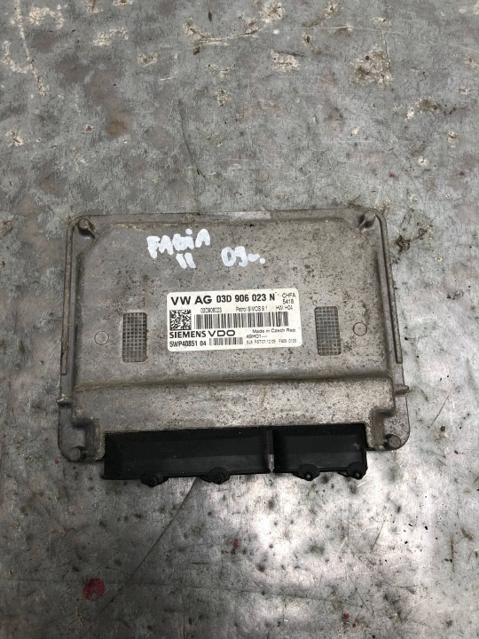 computer des motors 1.2 CHFA SKODA FABIA MK2 03D906023N