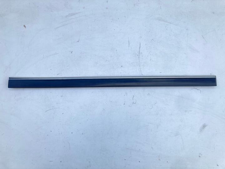 moulding door right front Peugeot 607
