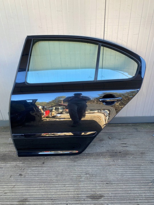SKODA OCTAVIA II LIFT HB Complets Portière Gauche Arrière Arrière Noir