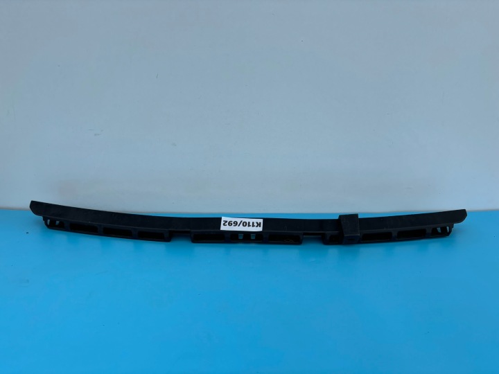 OPEL MERIVA B držák nárazníku záď střední držák 13268261 K110/692