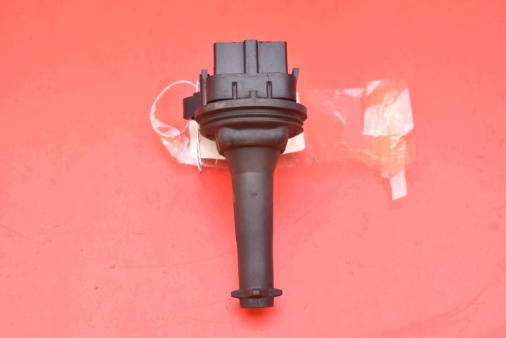 Bobine d’allumage 8677837 VOLVO S40 2 II V50 2.5 T T5 220 KM 03-11