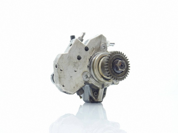 vstřikovací čerpadlo MERCEDES W212 W204 3.0 CDI A6420701201