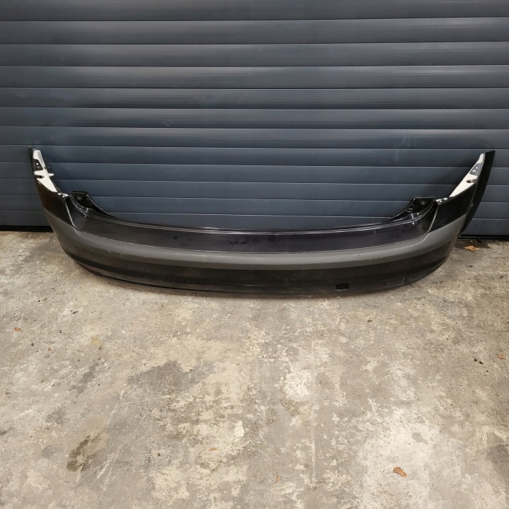 FORD FOCUS MK2 HB 04-07r Pare choc Arrière Couleur Noir