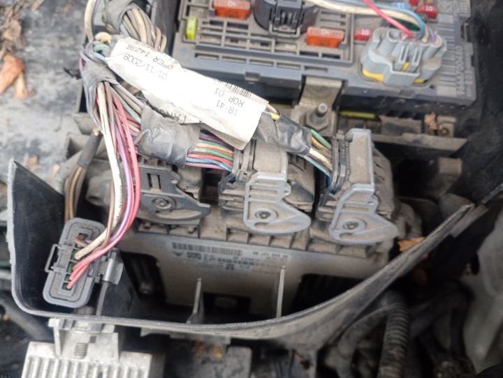 modul Kasten der Sicherungen Peugeot Partner 2 08-12 1.6 HDI 9666700480