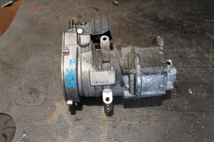 2355. Compresseur Climatisateur air conditionné MERCEDES A0008308204