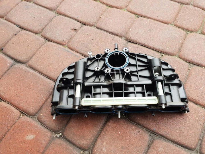 intake manifold 1.4T Opel Astra K 5 V 12639640 12681997