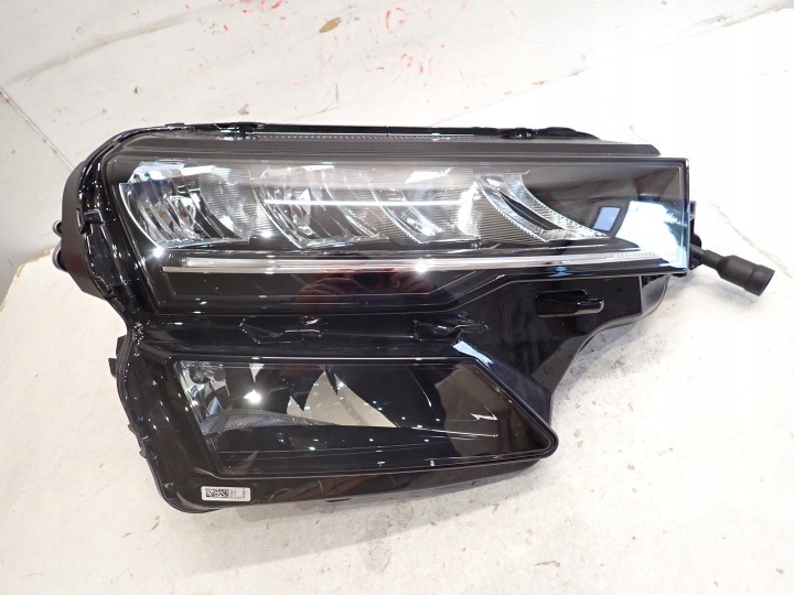 light front front right SKODA KAROQ LIFT 2021- FULL LED 57B941010