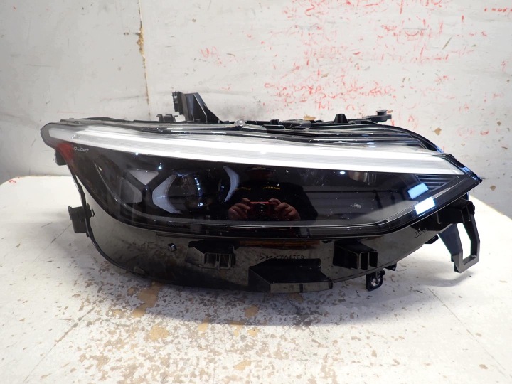 light front front right VW ID7 2023- FULL LED 14B941036B