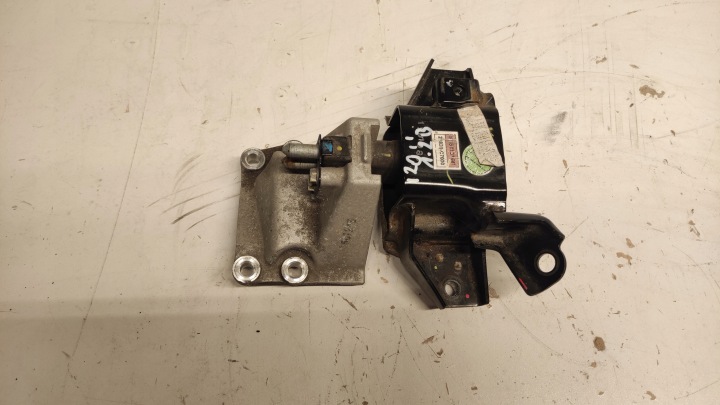HYUNDAI I20 II 1,2 Benzin Getriebehalter getriebe Airbag 14-18