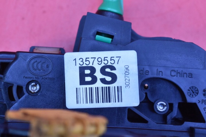 Dveře zavírají zadní stranu EU 13579557BS CHEVROLET CRUZE J300 COMBI 12-15 9