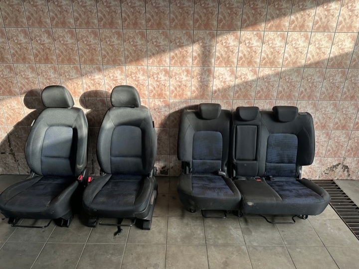 HYUNDAI IX20 sedačky KOMPLET airbag 2014 sedacka 80tys przebiegu