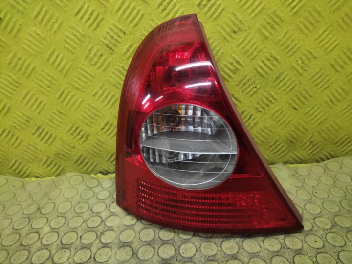 RENAULT CLIO II licht links heck 8200071413