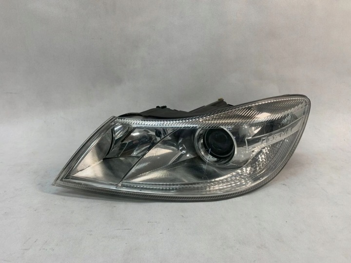 Skoda Octavia 2 II FL 08-12r Reflektor Gauche Lentille 1Z1941015F 02.25
