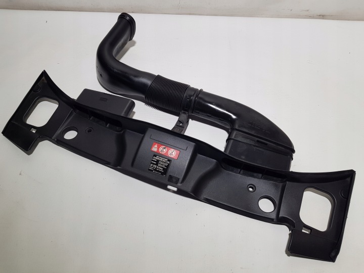 cover supports of the front MERCEDES CLS W218 air duct air line tube