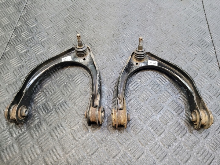 braccetto Anteriore Anteriore superiore sinistra LEXUS IS 3 III 300 H IS300H XE30