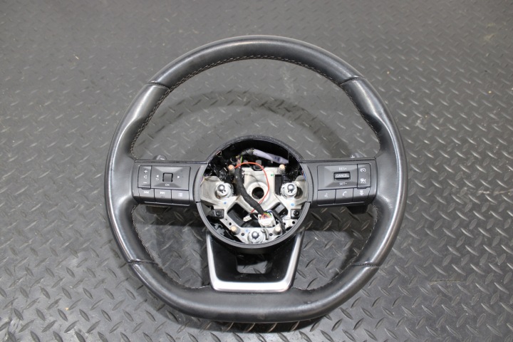 Volant MULTIFUNKCJA Palettes vitesse volant NISSAN QASHQAI J12