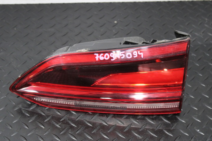 Feux phare du capot Droite Arrière Droit Arrière VW TOUAREG III 3 760 760945094