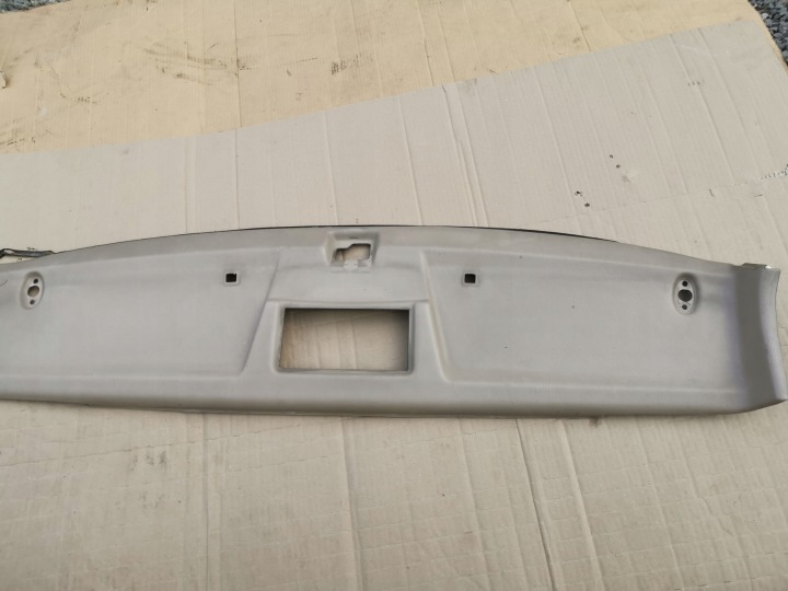 tapacír střechy MERCEDES W124 přední kryt