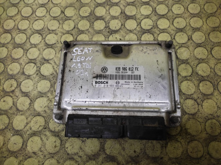 SEAT LEON kompjuter računalo motora 0281010683