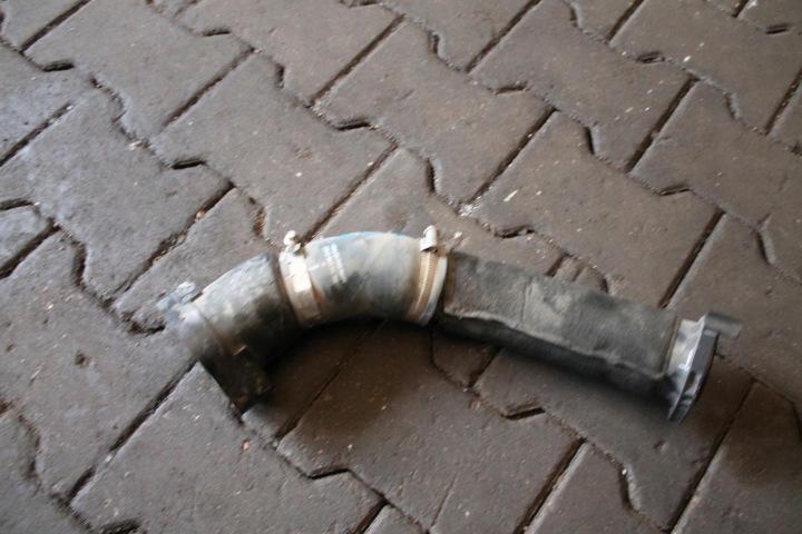 2217. pipe of the intercooler VW SKODA 05L131111F 05L145762D