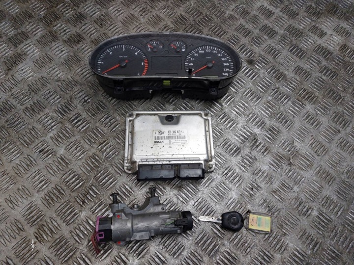 ZESTAW STARTOWY SEAT LEON und 1.9 TDI 038906019KJ 1M0920822D 4B0905851C