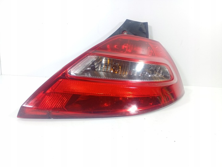 Renault Megane 2 II FL Hatchback 05-09 licht rechts hinten OE 8200413216