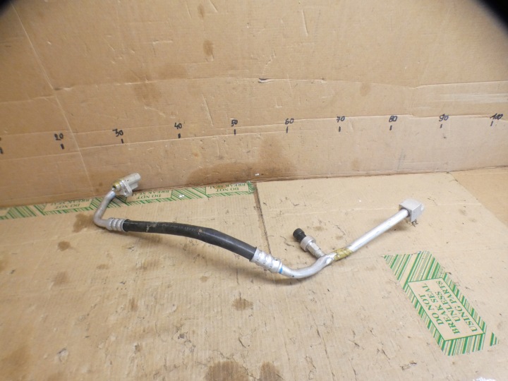 Conduit pieces tuyaux Climatisateur air conditionné RENAULT TRAFIC II 2.0 DCI 2001-2014 ROK 8200797708