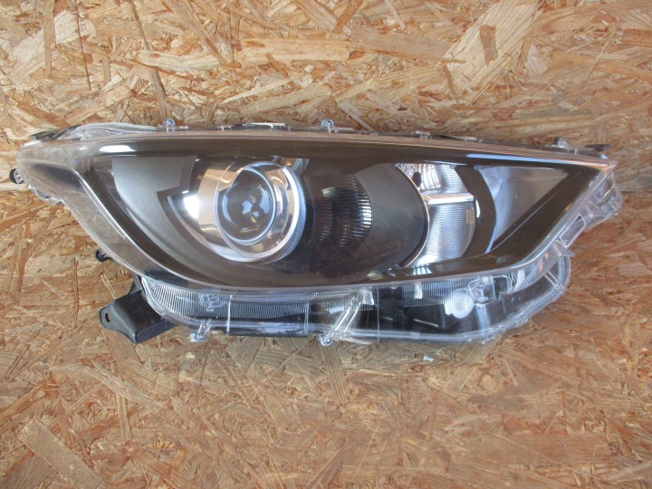 light front front right TOYOTA YARIS IV