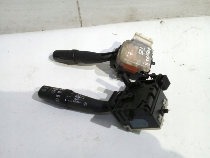 Toyota Avensis II T25 levers control