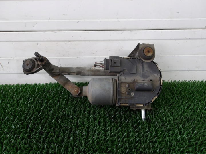 VW TOURAN und Wischergestänge links Motor