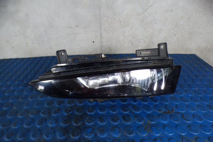 Skoda Scala fendinebbia Paraurti Destra Anteriore 657941700