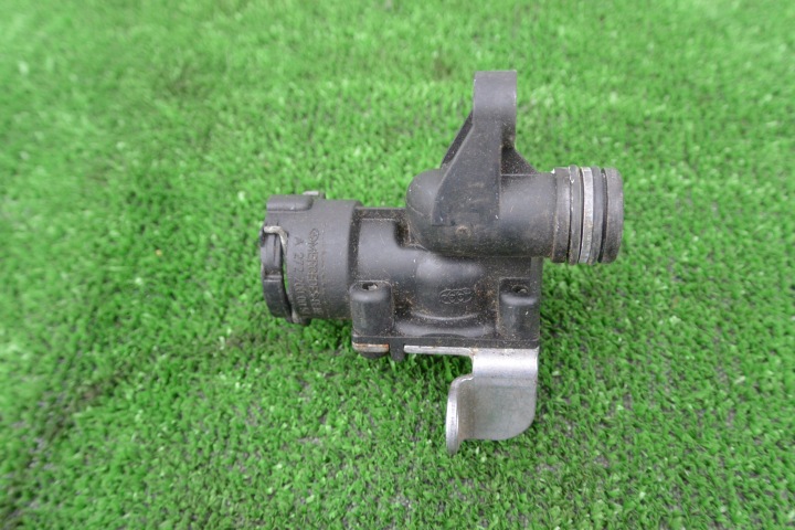 prirubnica ventil vodova vode MERCEDES ML GL R X164 W164 OM272 W221 5.5 V8