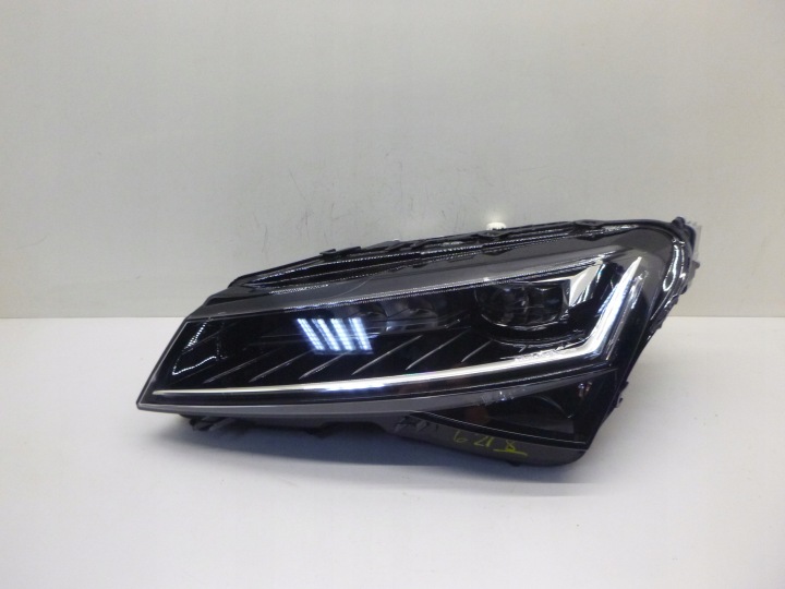 SKODA SUPERB LIFT III 3V0 3V1 FULL LED EU light left