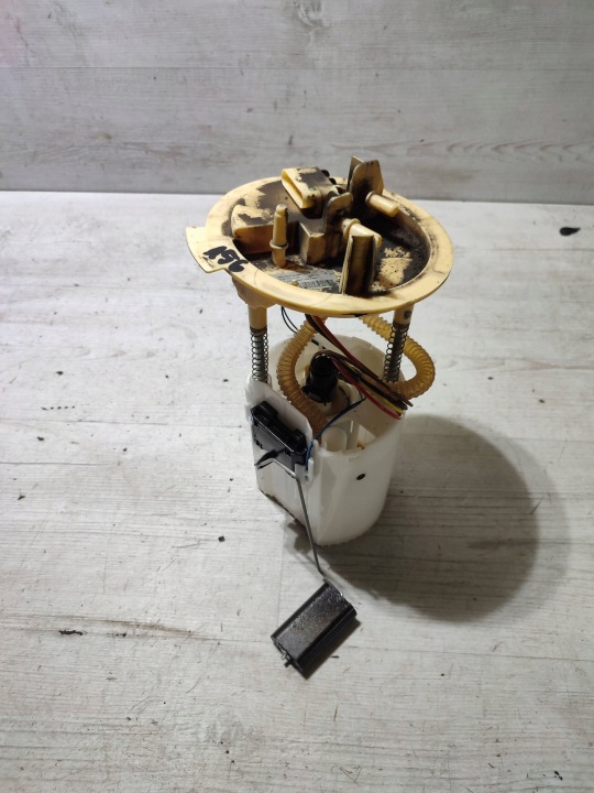 Mercedes-Benz GLA W156 2015 Pompe alimentation carburant w zbiorniku