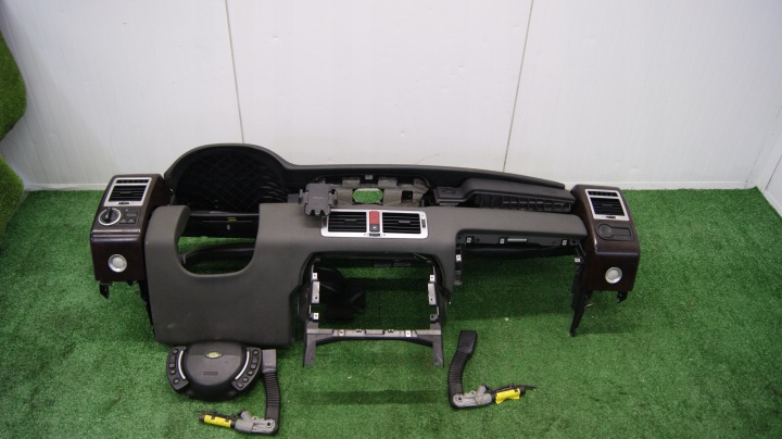palubní přístrojová deska LAND ROVER RANGE ROVER VOGUE III 2004