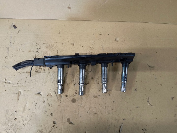 VW LUPO POLO 6N2 LIFT GOLF IV BORA coil coils ignition BERU kpl. 1.4 16V