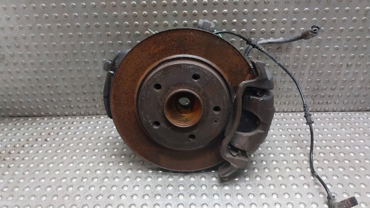 Achsschenkel Radnabe Radlager schenkel Bremssattel Bremse Sattel links vorne 6814 MERCEDES A W168