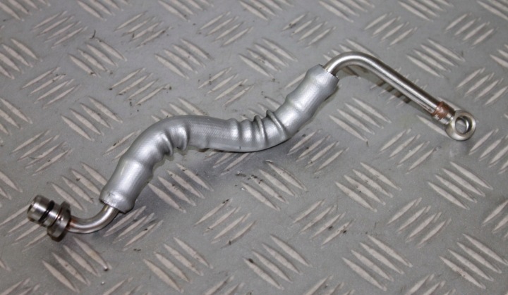 BMW G30 G11 G05 M50D B57S vedenie oleja TURBINY - 8575126