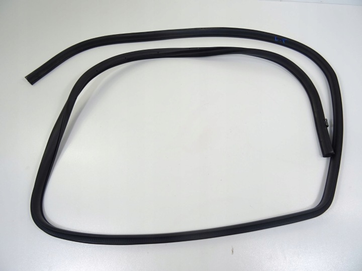 NISSAN X-TRAIL T32 LEFT REAR DOOR SEAL 2016-2021 8